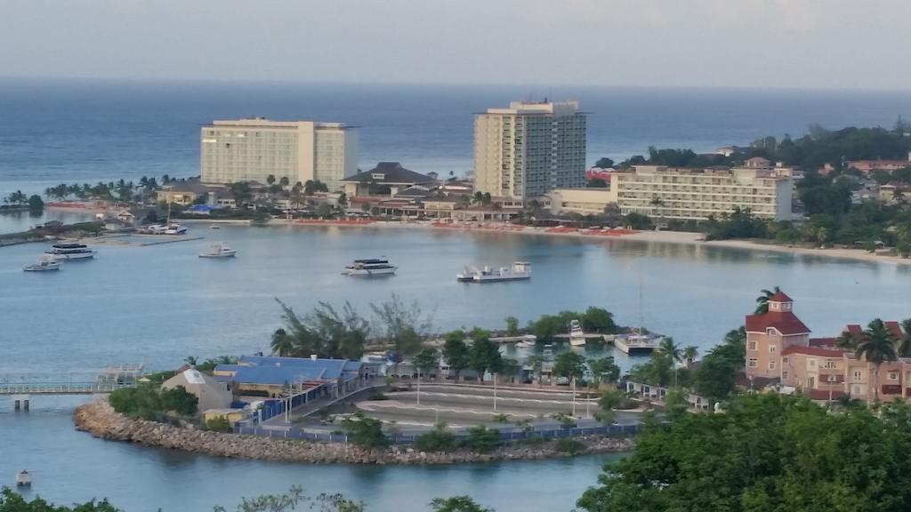 Sky Castles Apt J3 Ocho Rios Eksteriør bilde